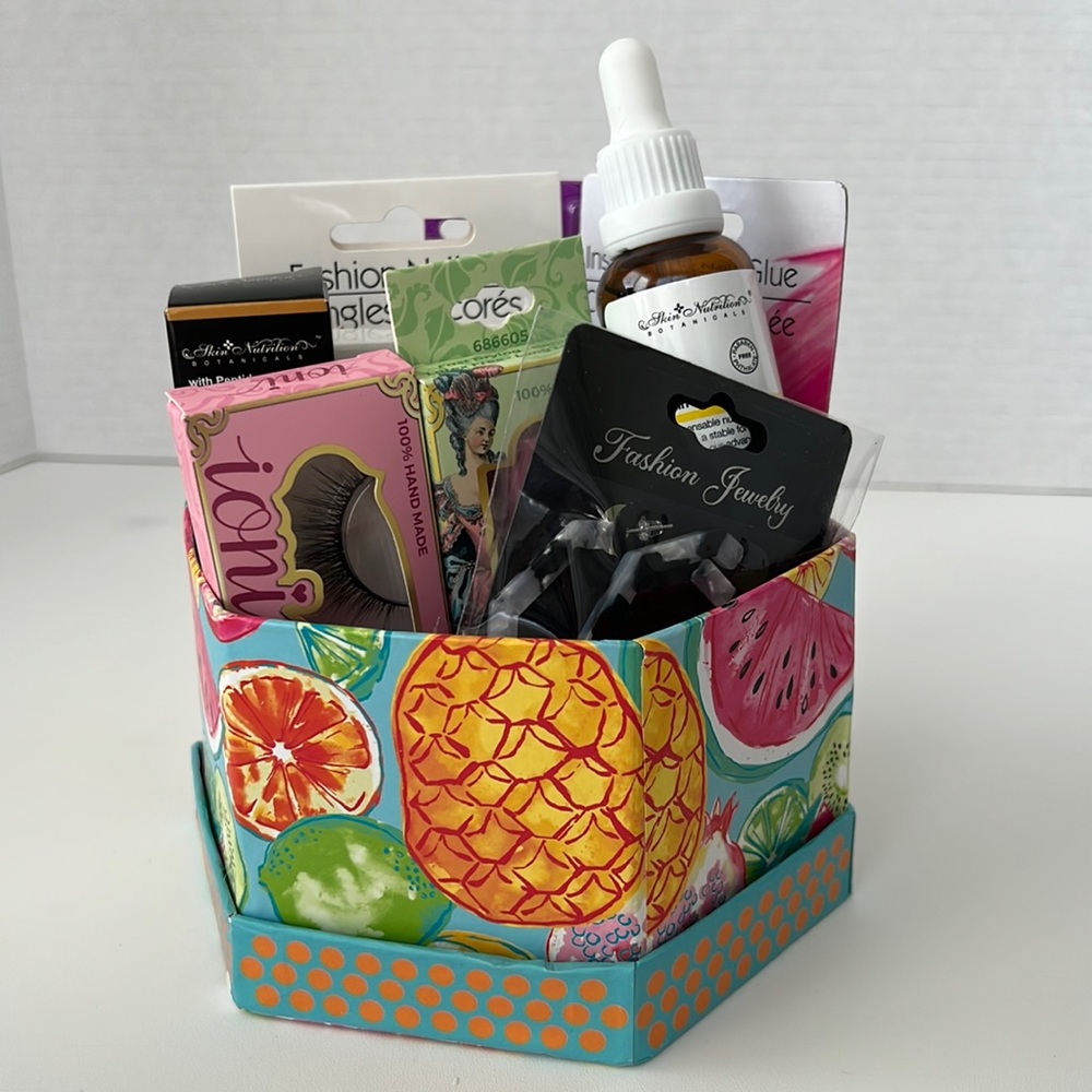 10 piece Beauty gift bundle box💝🌟✨